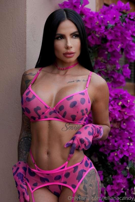 SWIPE TO SEE ME CLOSER😍👉