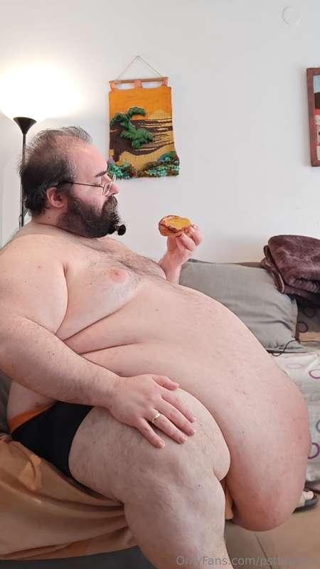 Tummy Tuesday with apple pie.