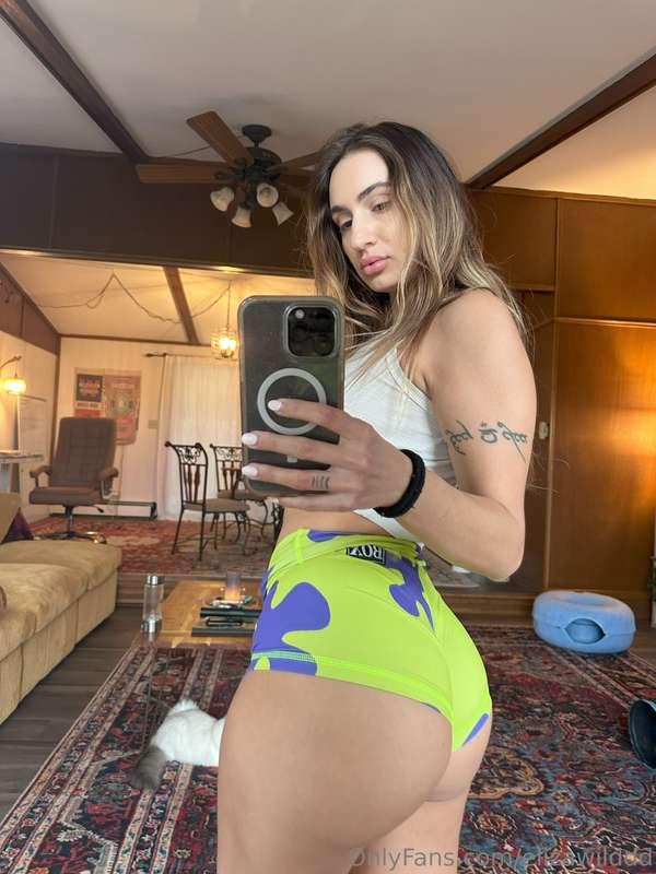 Feeling cute, might keep flirting with you all day. 😘 https:..