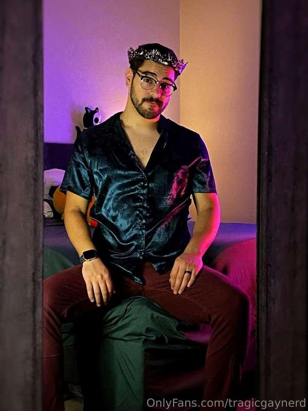 Prince David and his trusty sword pt. 1Let me know if you ha..