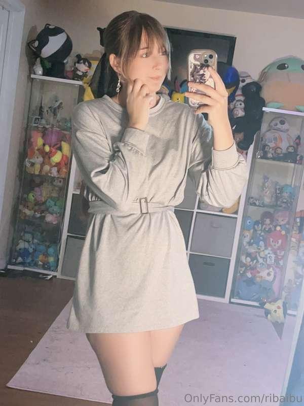 Bows and thigh highs make everything cuter, don’t you think?..