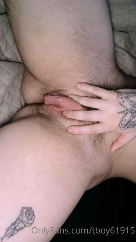Gentle slow kisses on my dick with eye contact will make me ..