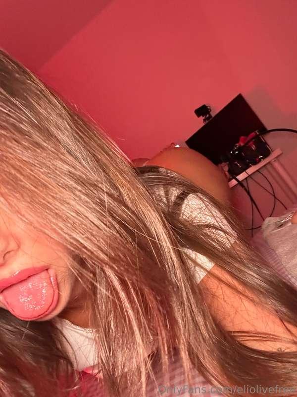 There is something about you that makes me want to reveal ev..