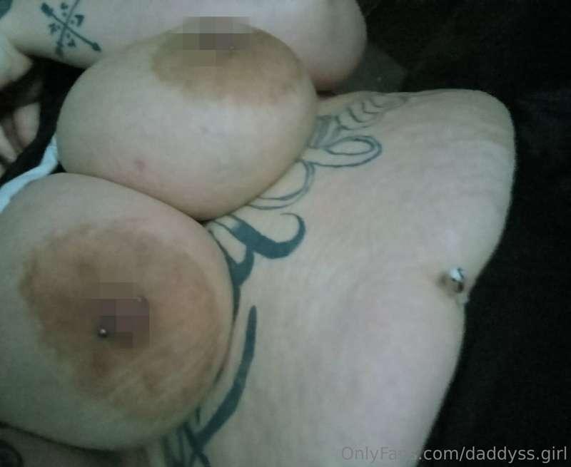 Needing someone to cum play w me 🥵💦