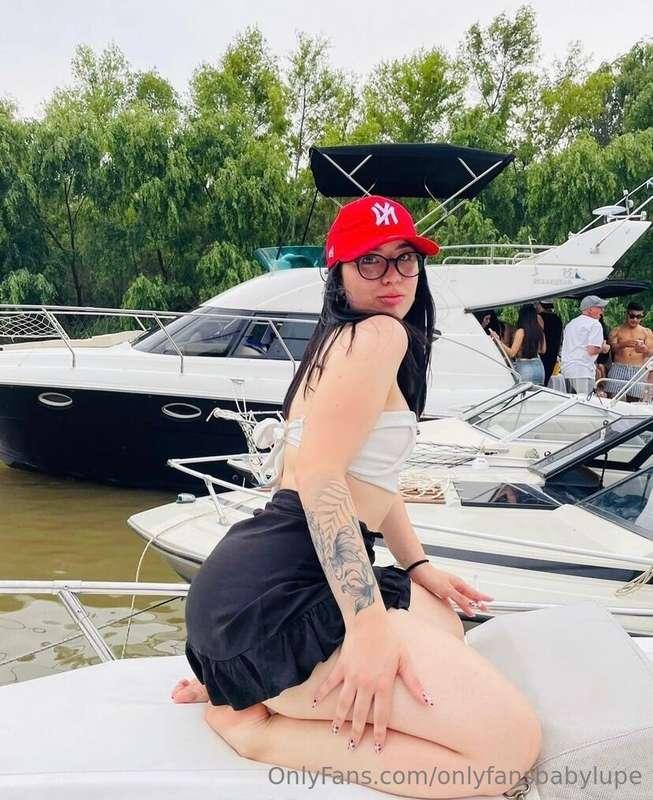 Hi daddy, I know you miss me. send me a message and I'll sen..