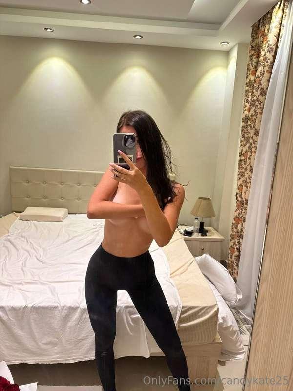 Good morning, poopsies.😘😈