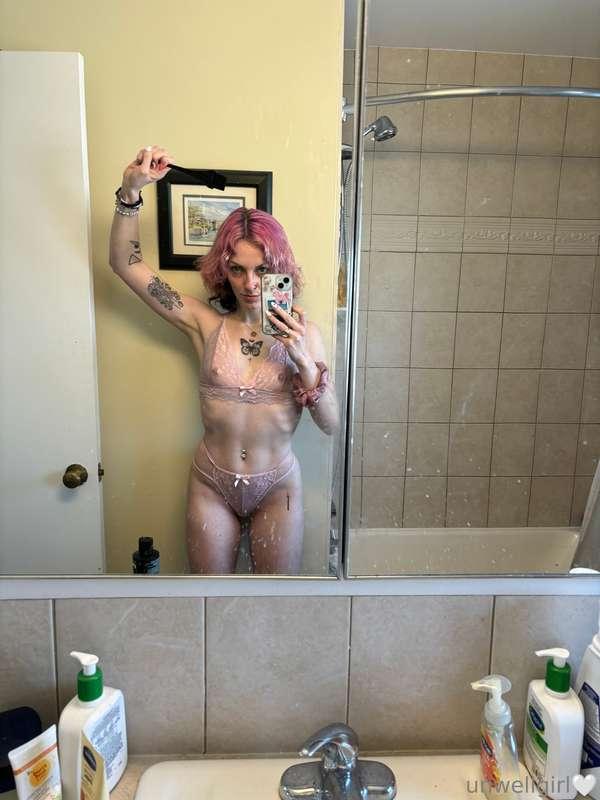 trying to fix this silly pink hair wish me luck besties xoxo