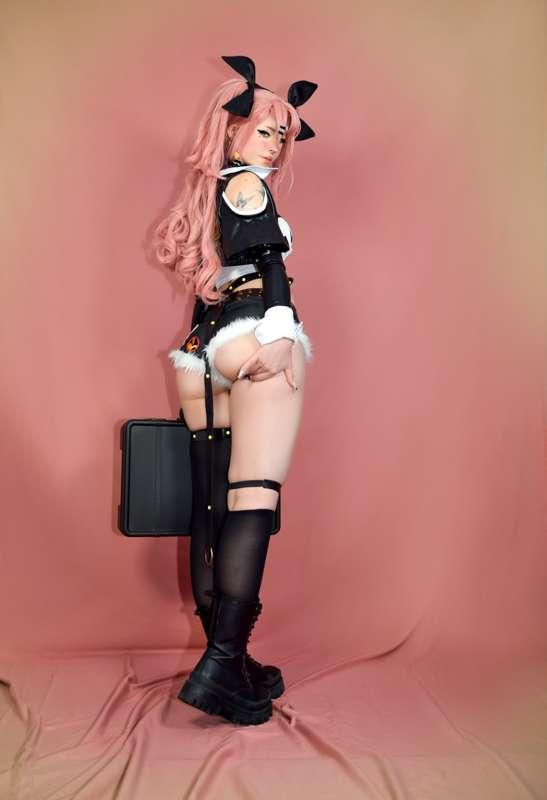 Nicole from ZZZ cosplay