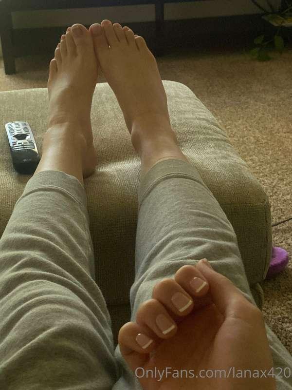 i love matching manicure/pedicures 😍