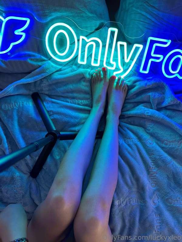 Hello 🤍  

Heute mal wieder was für alle Fuß-content-Liebhab..
