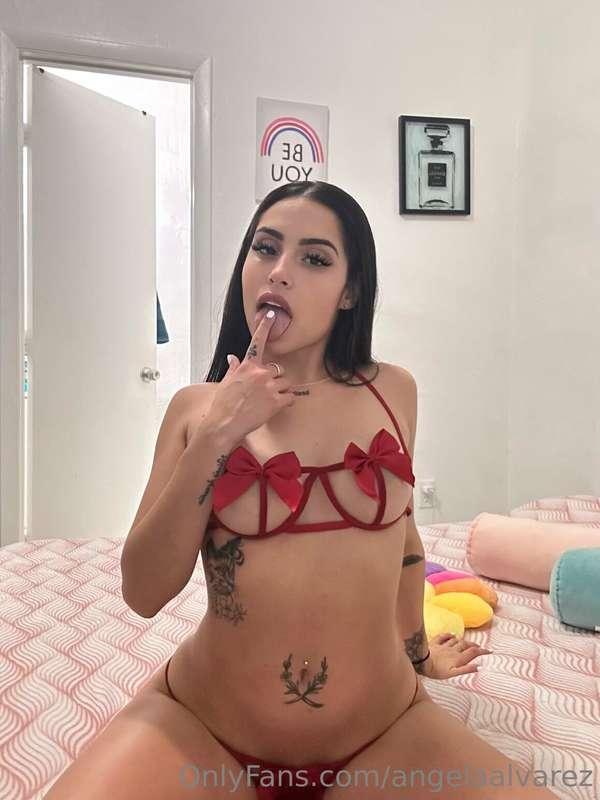 New Lingerie bundle on sale with pics + vids 😋  Dm me "RED" ..