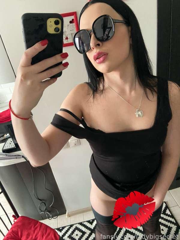 Horny mood so need to make some hot selfie, what do you think?👄
#selfie #nopanties #ts #shemale #transgender #trans 