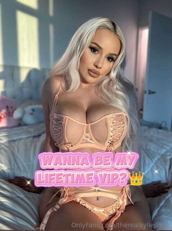 Your goddess is here to spoil you! Be my VIP and get a free ..