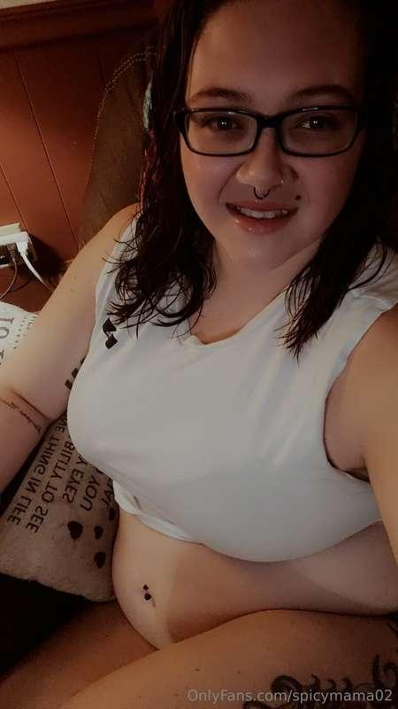 Hey daddy! Just your favorite chubby girl!