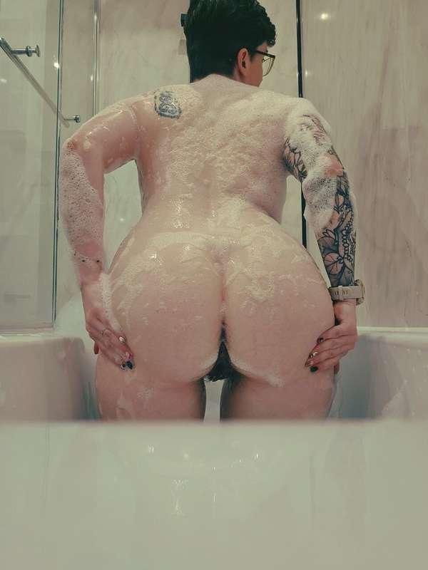 Killielou will get naughty and moan your name for you🥵https:..