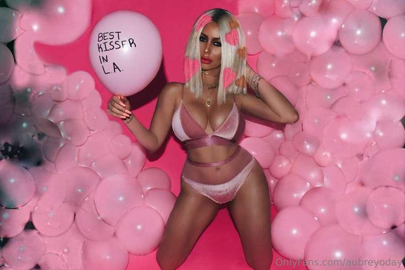 this Barbie is the best kisser in LA 👅