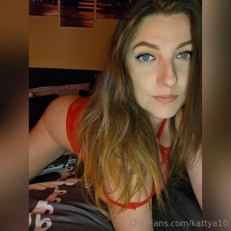 Sziasztok🫦
Kövessetek Twitteren is ➡️   _kattya_10_