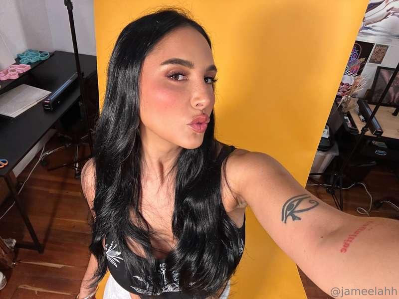 Want some kisses? 🙈
