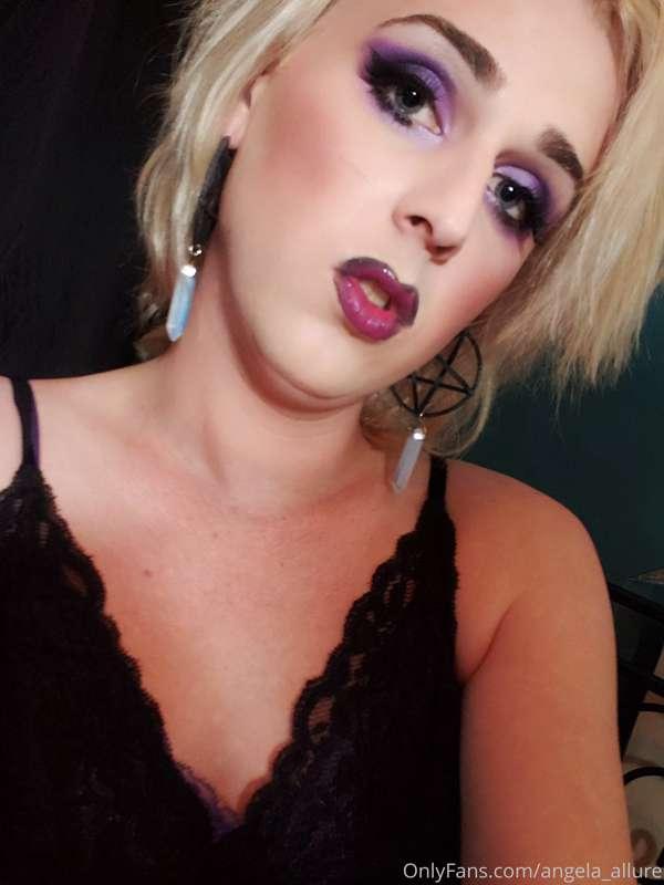 Made some content yesterday, I wish I had some one to fuck m..