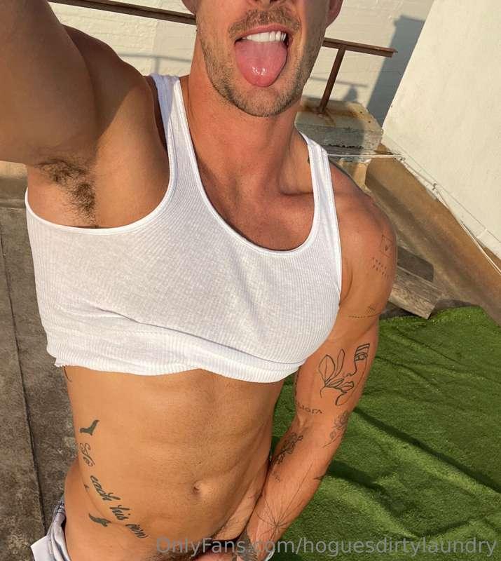 😈