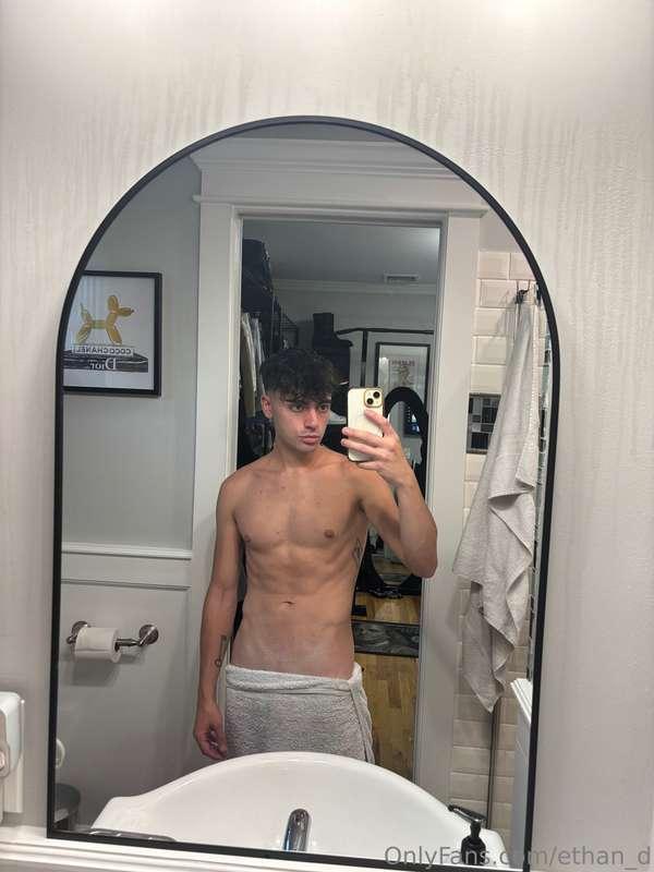 Pull down the towel and suck it 😜