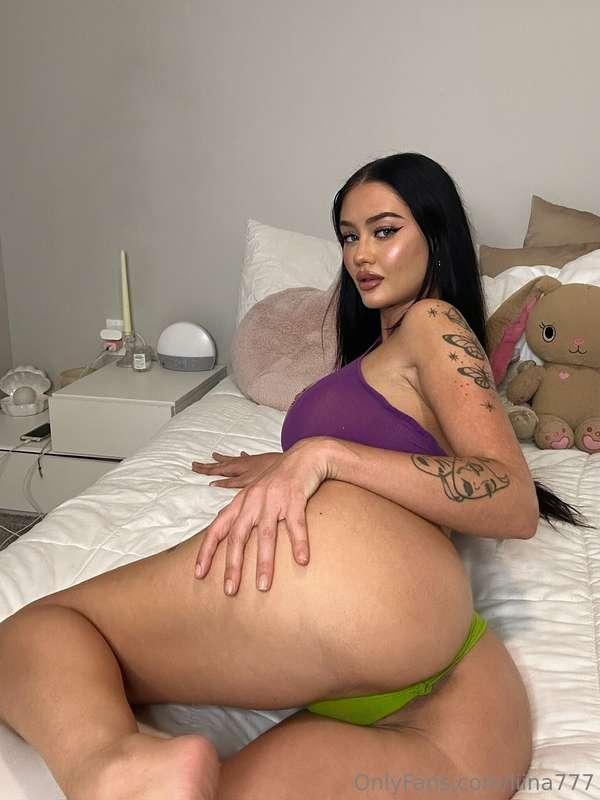 hand on my ass already, imagine both of yours here 😌