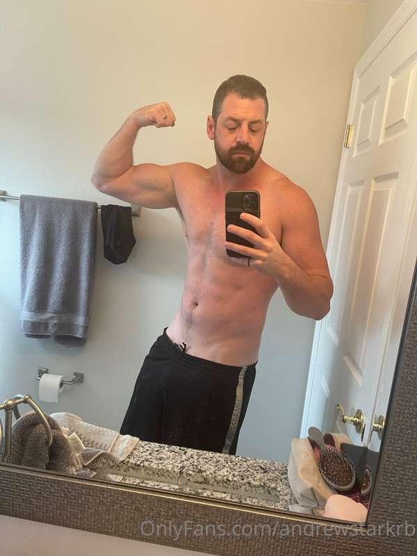 Mirror selfie updates