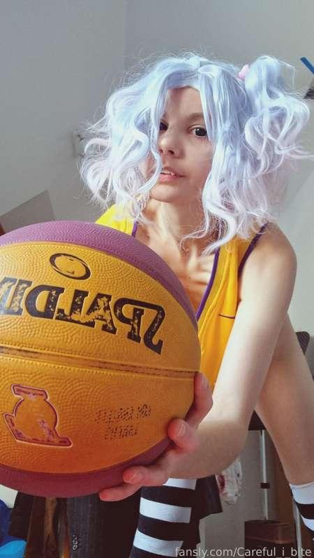 I went to play basketball today! It's a great way to keep your body in beautiful shape for you! After this I was so wet..🥵🥵Write me a private message and maybe I'll let you hit and I'll take care of the balls 😈😈😈