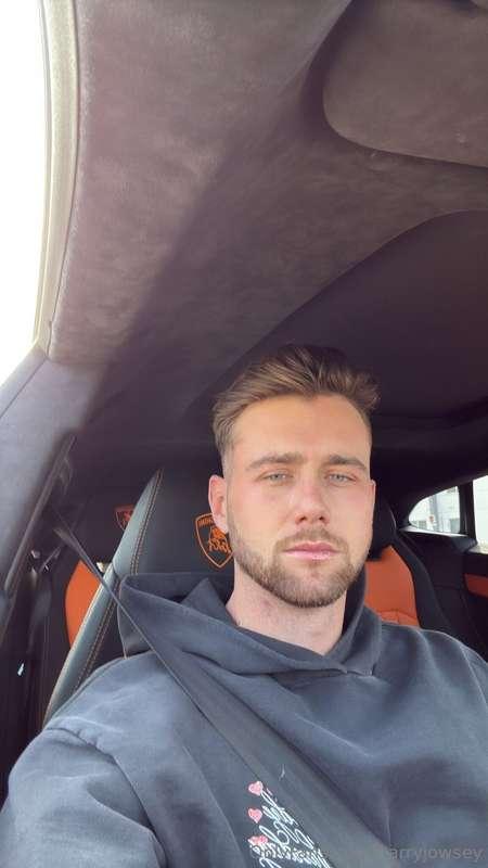  I call this look “I’m stuck in LA traffic 😩”