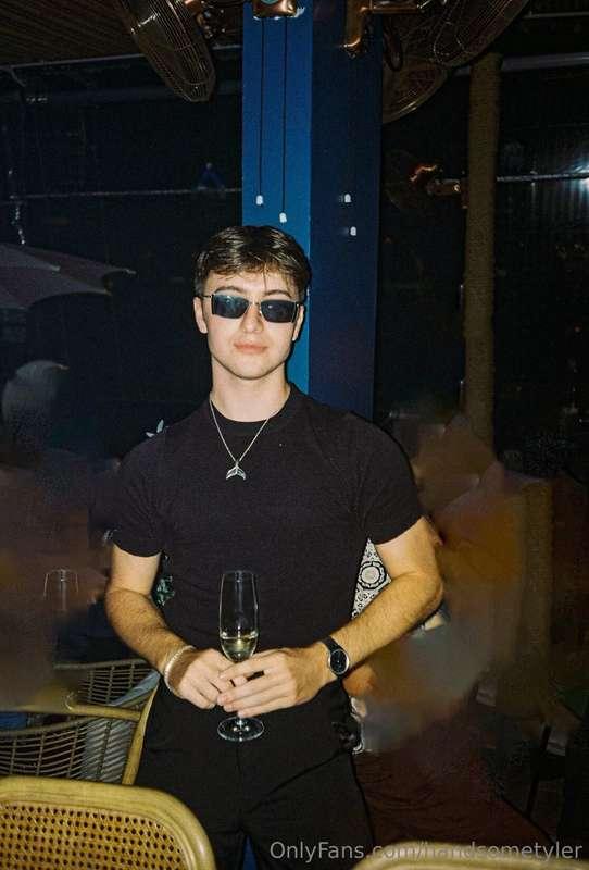 Drinks in hand, vibes on point, who’s joining me? 🥂😎