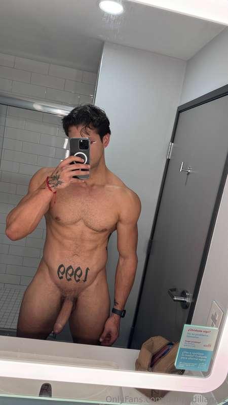 Terminando el show del fin de semana, más caliente que nunca..