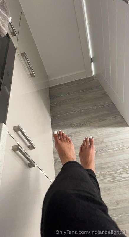 White toes x