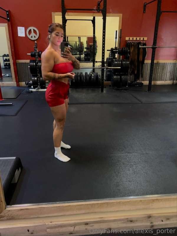 Trying to make this body the best that I can for you guys! 😘