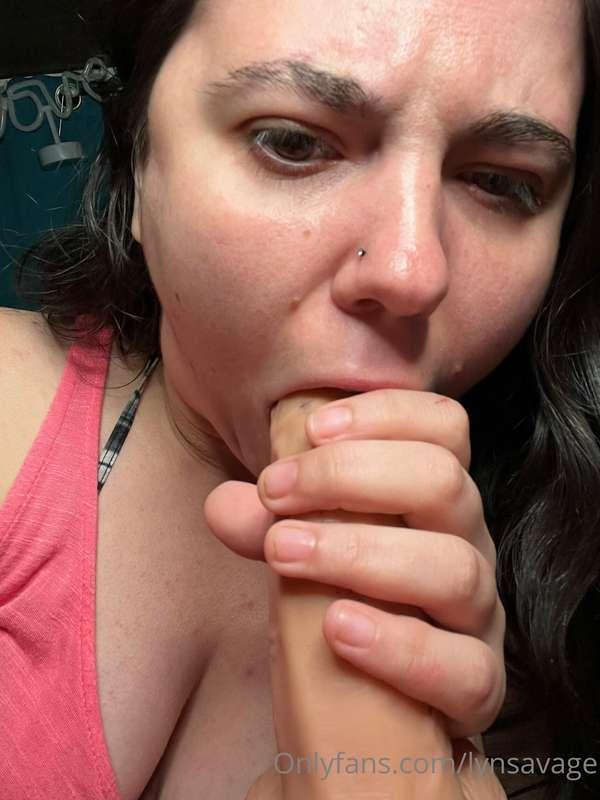 Sucking cock … 😜 night got horny now time to sleep 🛌 hope yo..