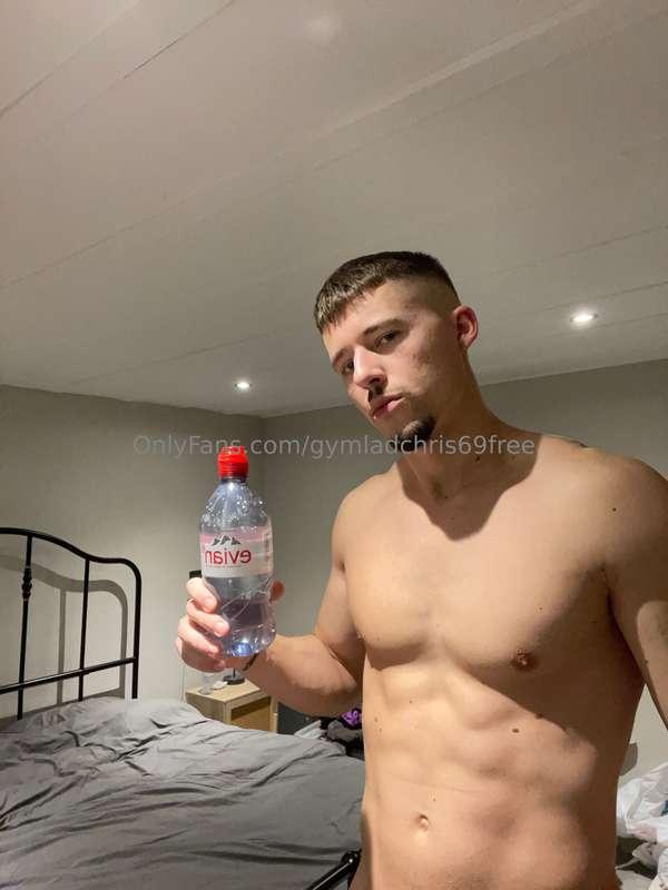 Anyone thirsty? 😜 Today you should join my VIP side! 🔥 @gyml..