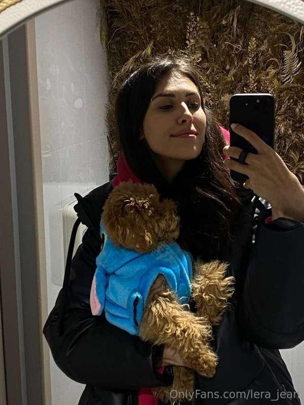 I love dogs. Who do you like best? cats or dogs?