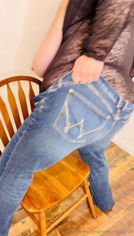 Smash the heart button if you love wrangler butts! ☺️