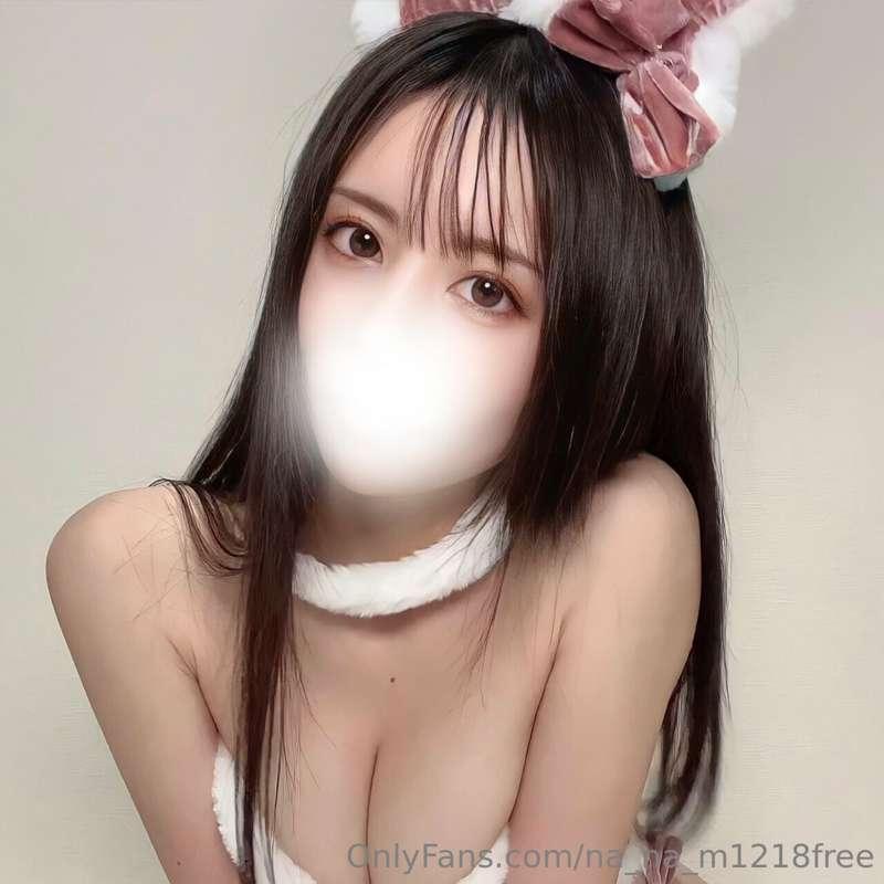 Glad the sexy bunny from the other day was well received 🐰🖤...
