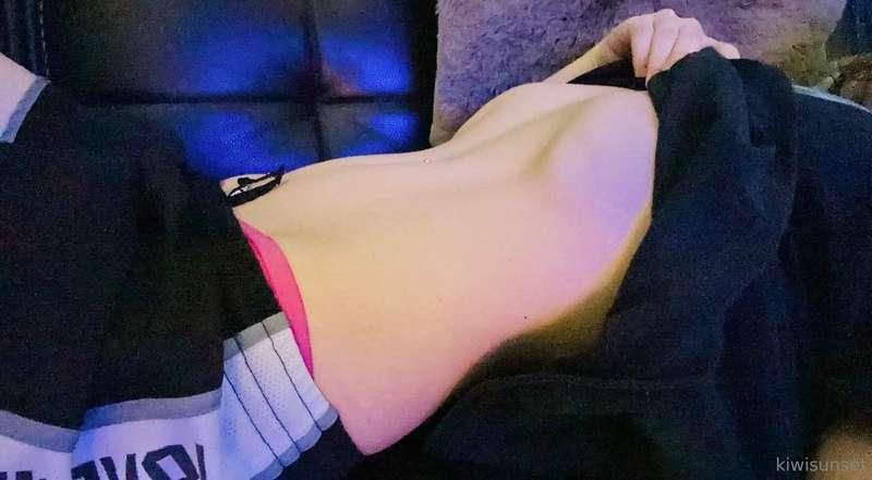 sooo are u sliding your hands up or down? 😋