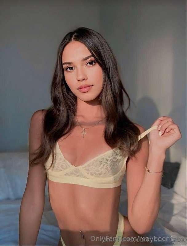 ✨She's ready for your dick @starr_roxy✨I heard you love filt..