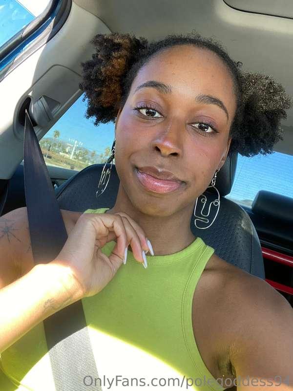 Hi love I hope your day is magical 😘
What would you like to ..