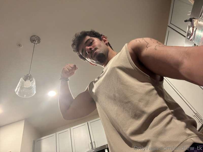 Massive boy you should come worship 