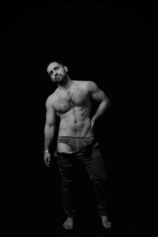 Self made 🐻🪵💪🏻

#fyp #hairyman #shredded #fitboy #abs #feet #bearded #hunk #alpha #posing 