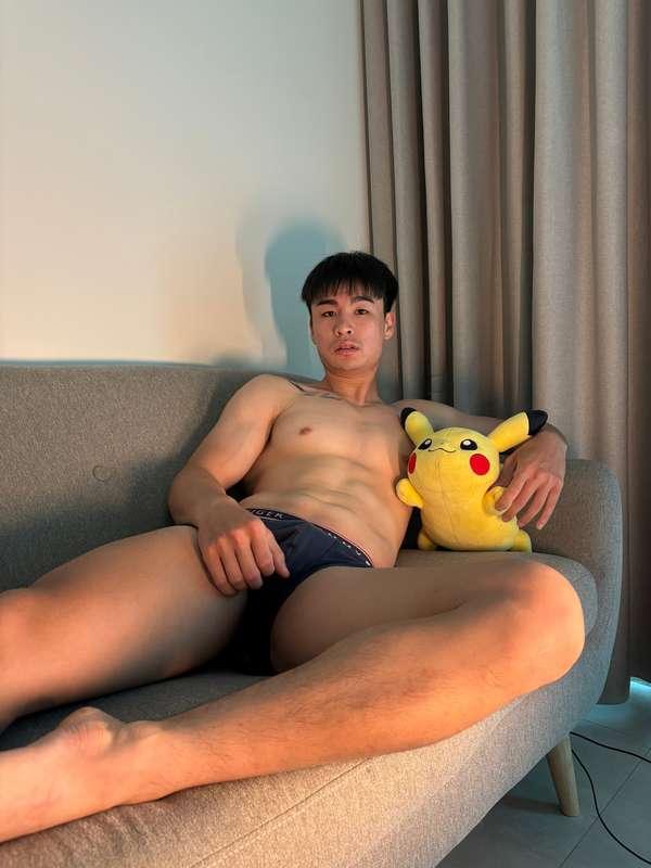 bustybrucelee image #7