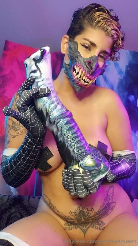 Sneak peak on what's to cum! Wanted to film something venom ..