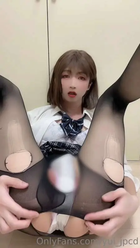 tore up my pantyhose!
黒タイツビリビリオナニー💕