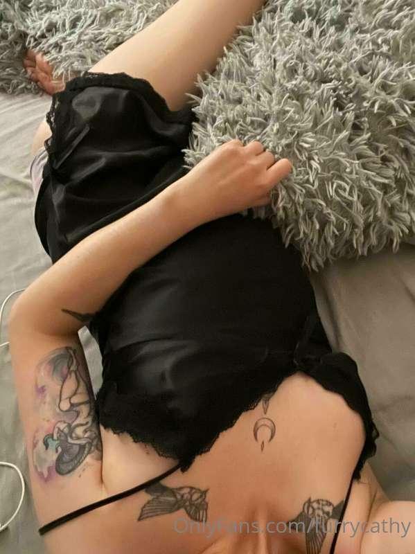 Lie down next to me I'll help you rest 😘😍😈