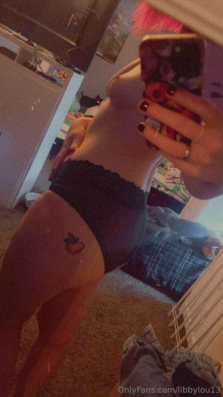 Getting ready for a good night out 💋