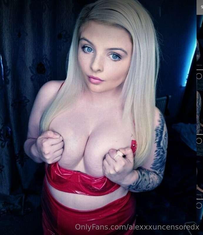 Slide your hand down slowly… I’ll guide you 😈