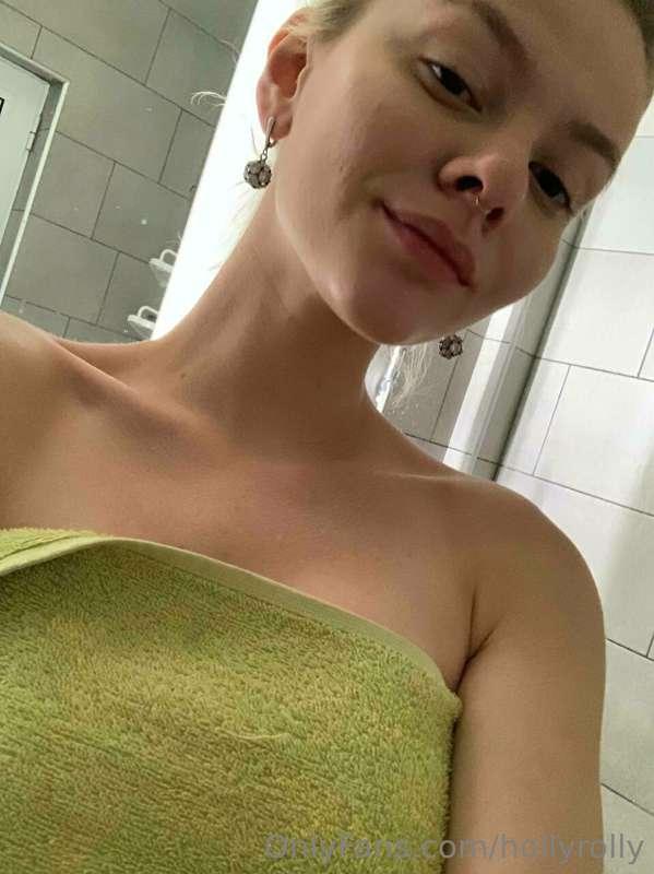 Just got out of the shower 💦 ready to reach new heights 😍